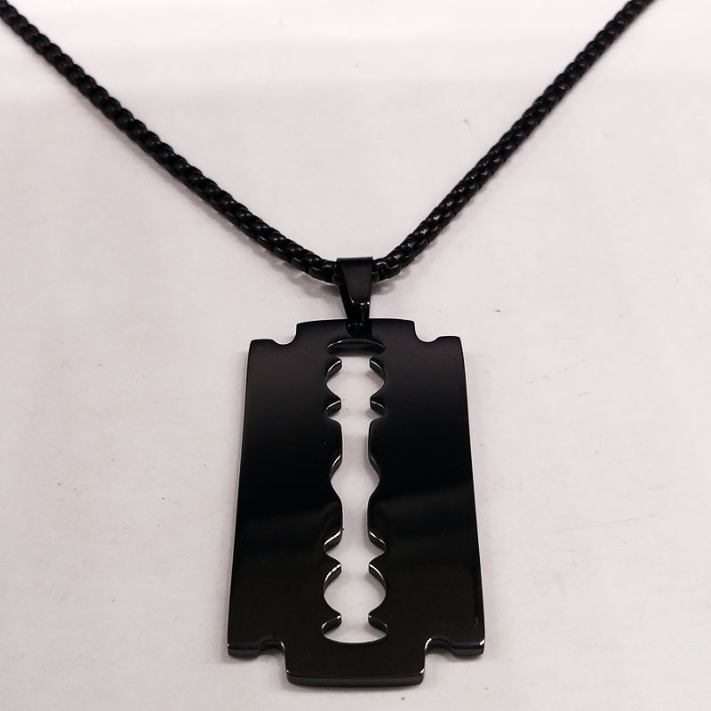 قلادة على شكل شفرة حلاقة قوطية - مراجعة Men Accessories Aesthetic وسعره