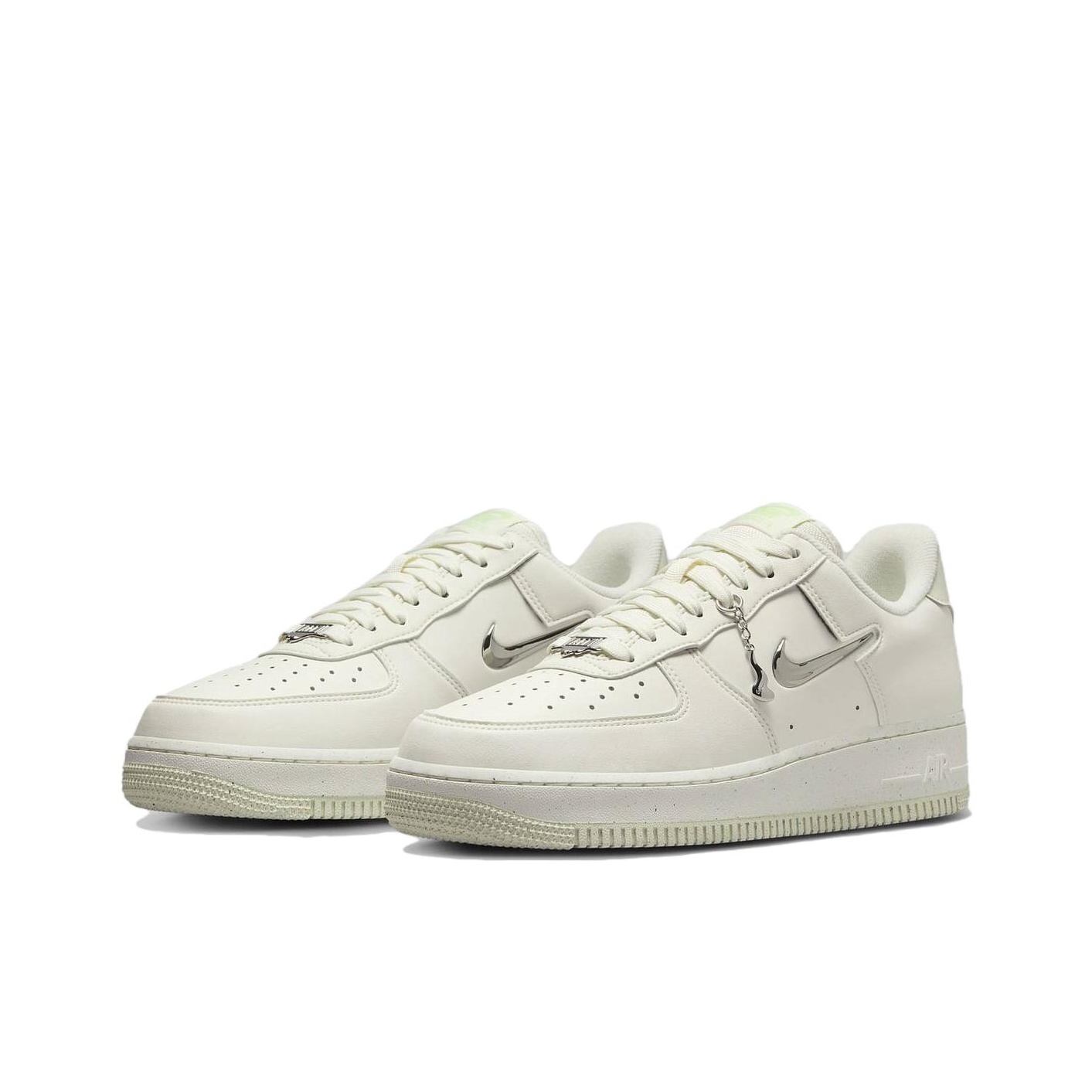 حذاء نايك إير فورس 1 من الجلد  - مراجعة Nike Shoes Air Force 1 وسعره