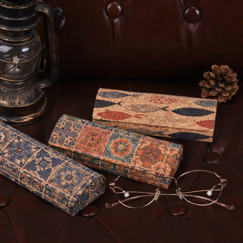 حافظة نظارات من الفلين الطبيعي - مراجعة Men Accessories To Look Good وسعره